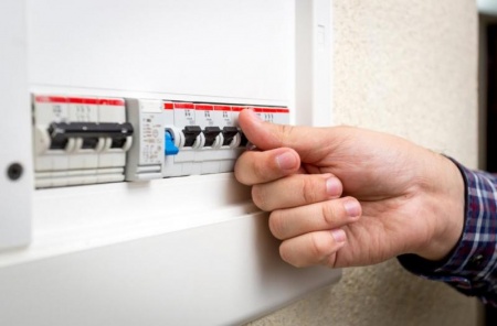 Entretien &eacute;lectrique &agrave; Manou : les cl&eacute;s d'une installation durable